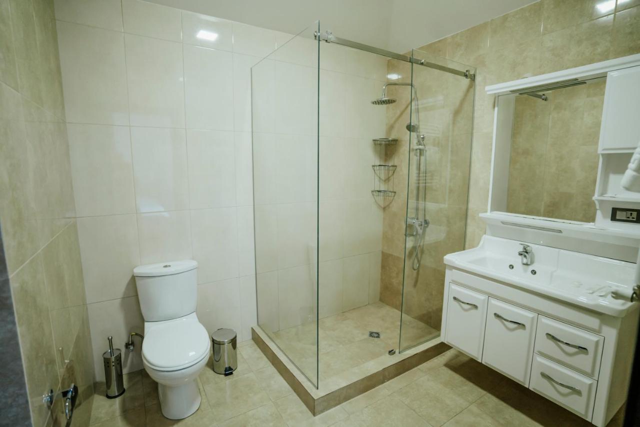 West Apart Hotel Batumi Esterno foto