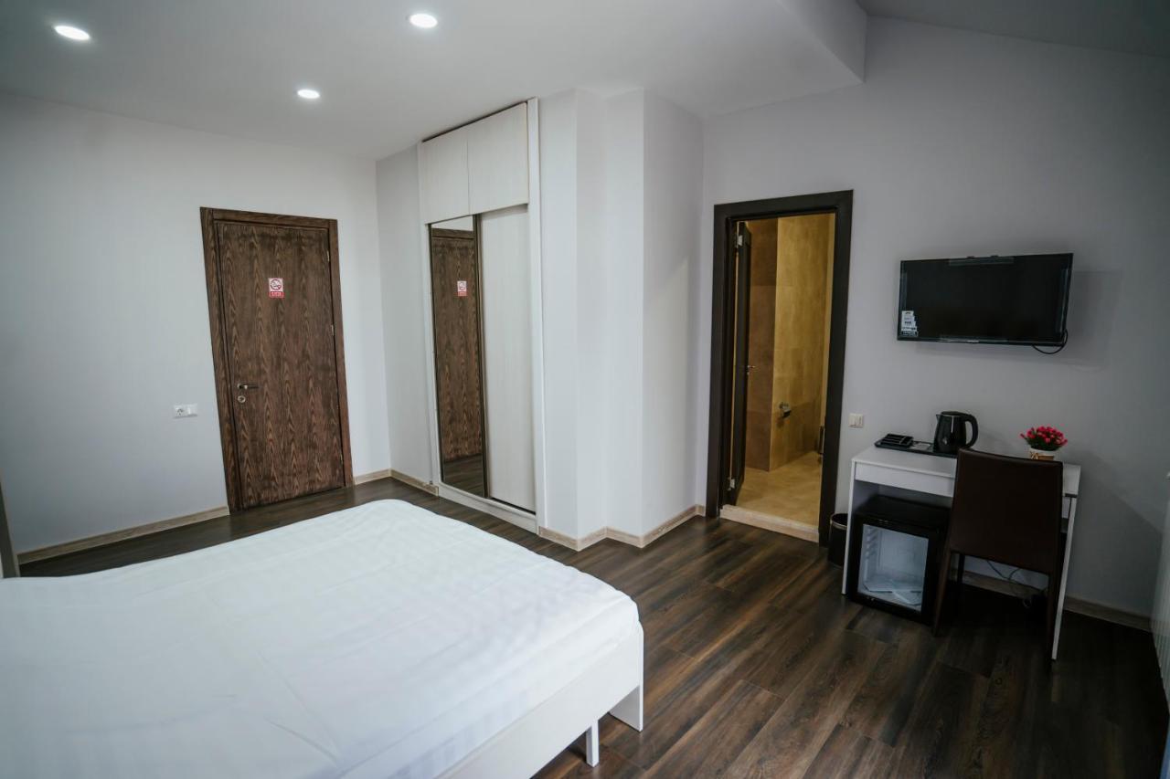 West Apart Hotel Batumi Esterno foto